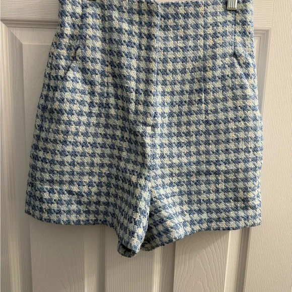 Zara Blue & Cream Houndstooth Cropped Vest and High-Waist Shorts Set - Picture 3 of 6